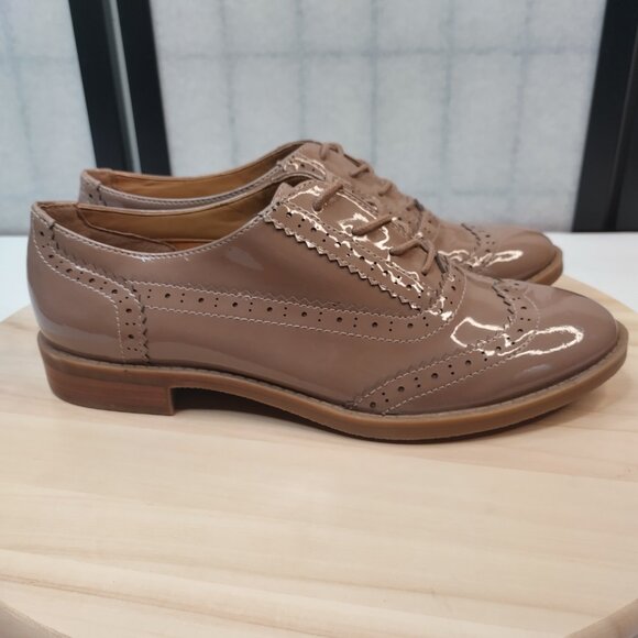 Franco Sarto Illia Faux Patent Leather Taupe Wingtip Shoes Women US 9M - Picture 2 of 14